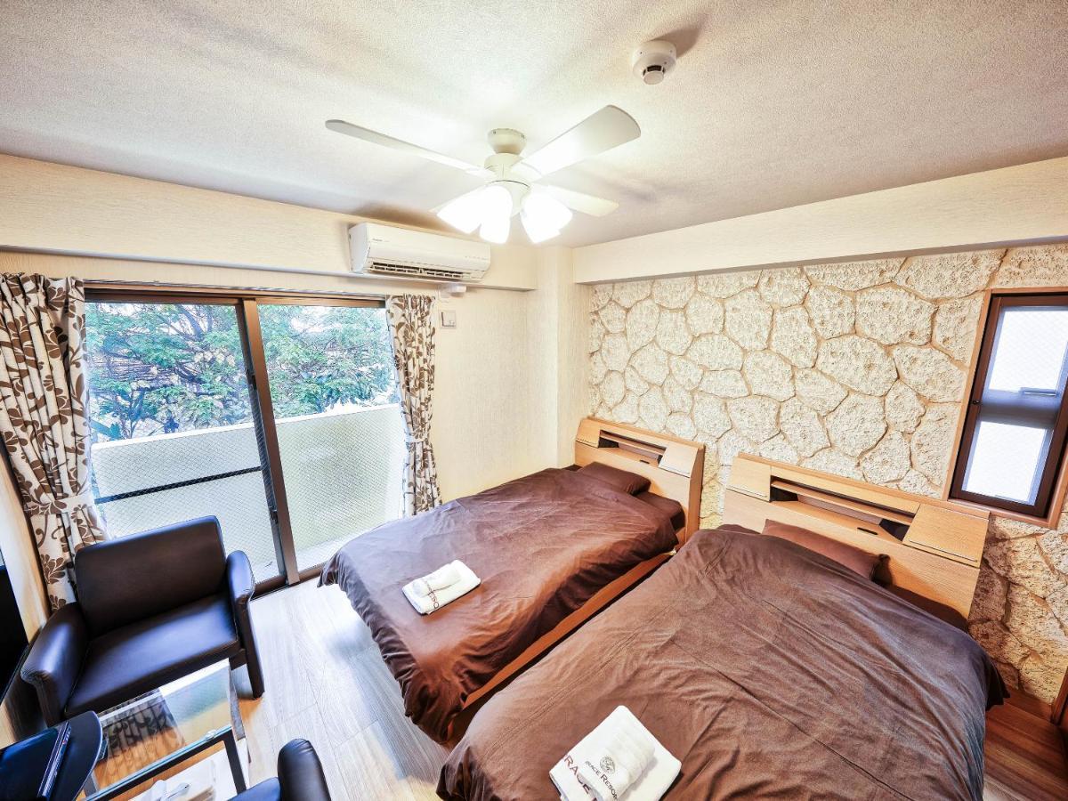 Terrace Resort Chatan West Экстерьер фото