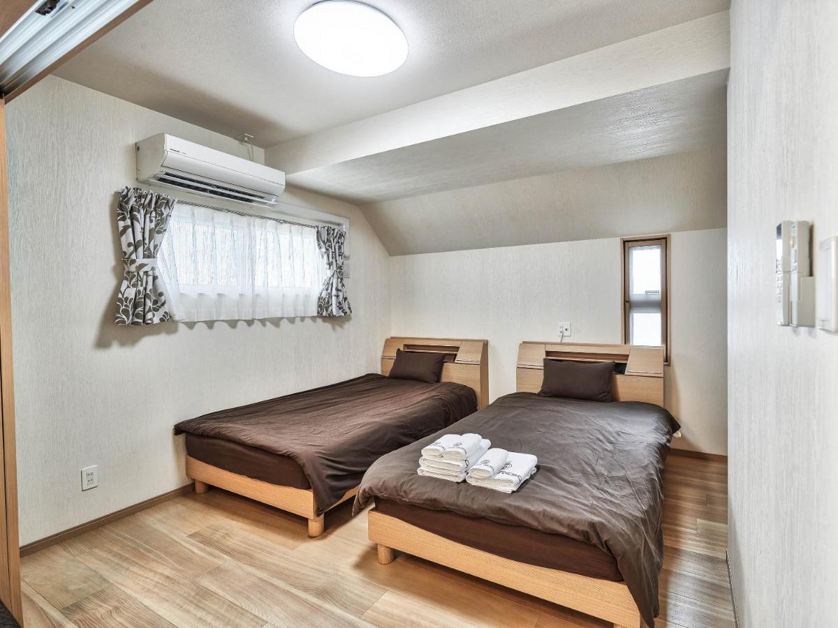 Terrace Resort Chatan West Экстерьер фото