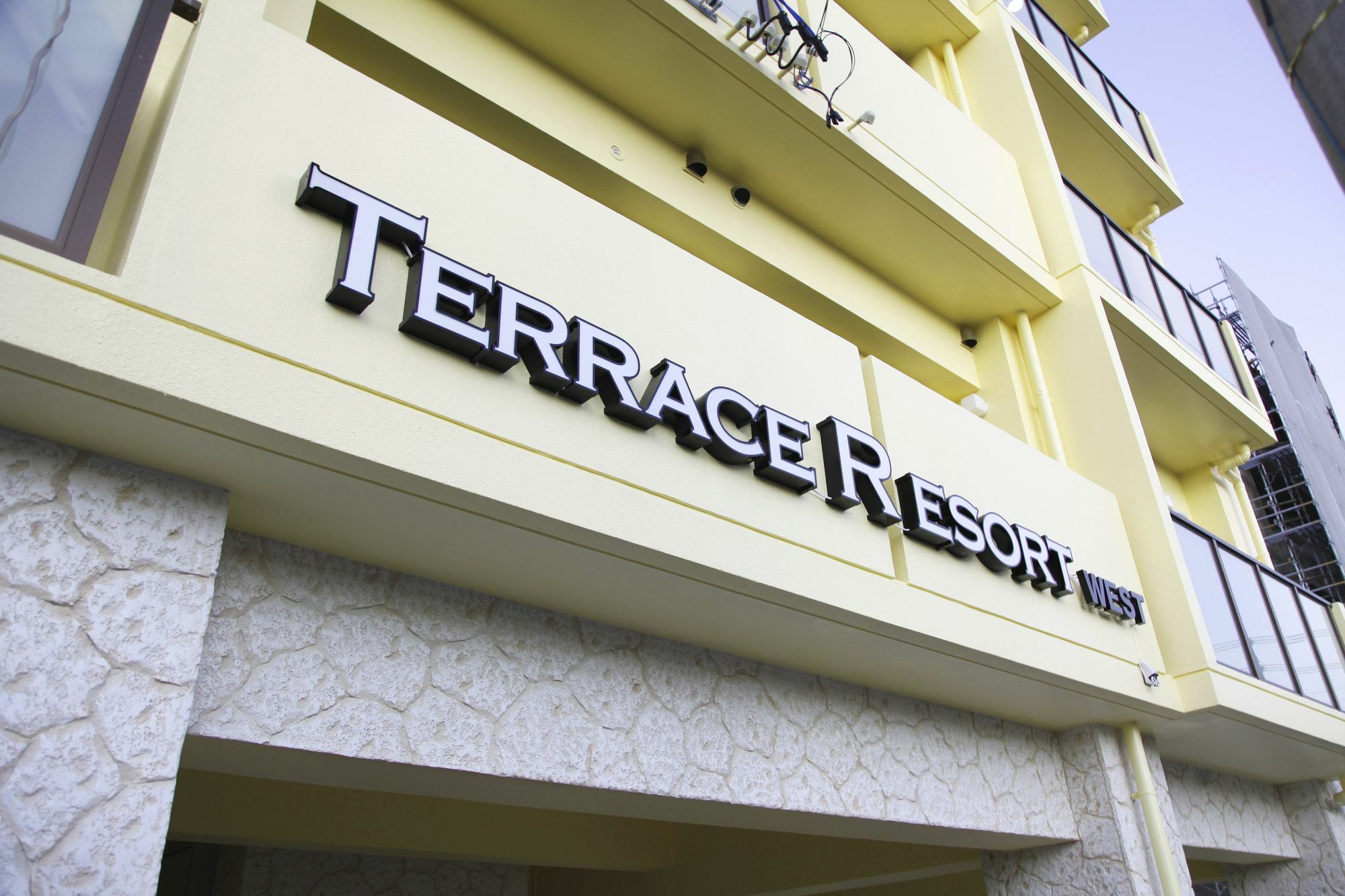 Terrace Resort Chatan West Экстерьер фото