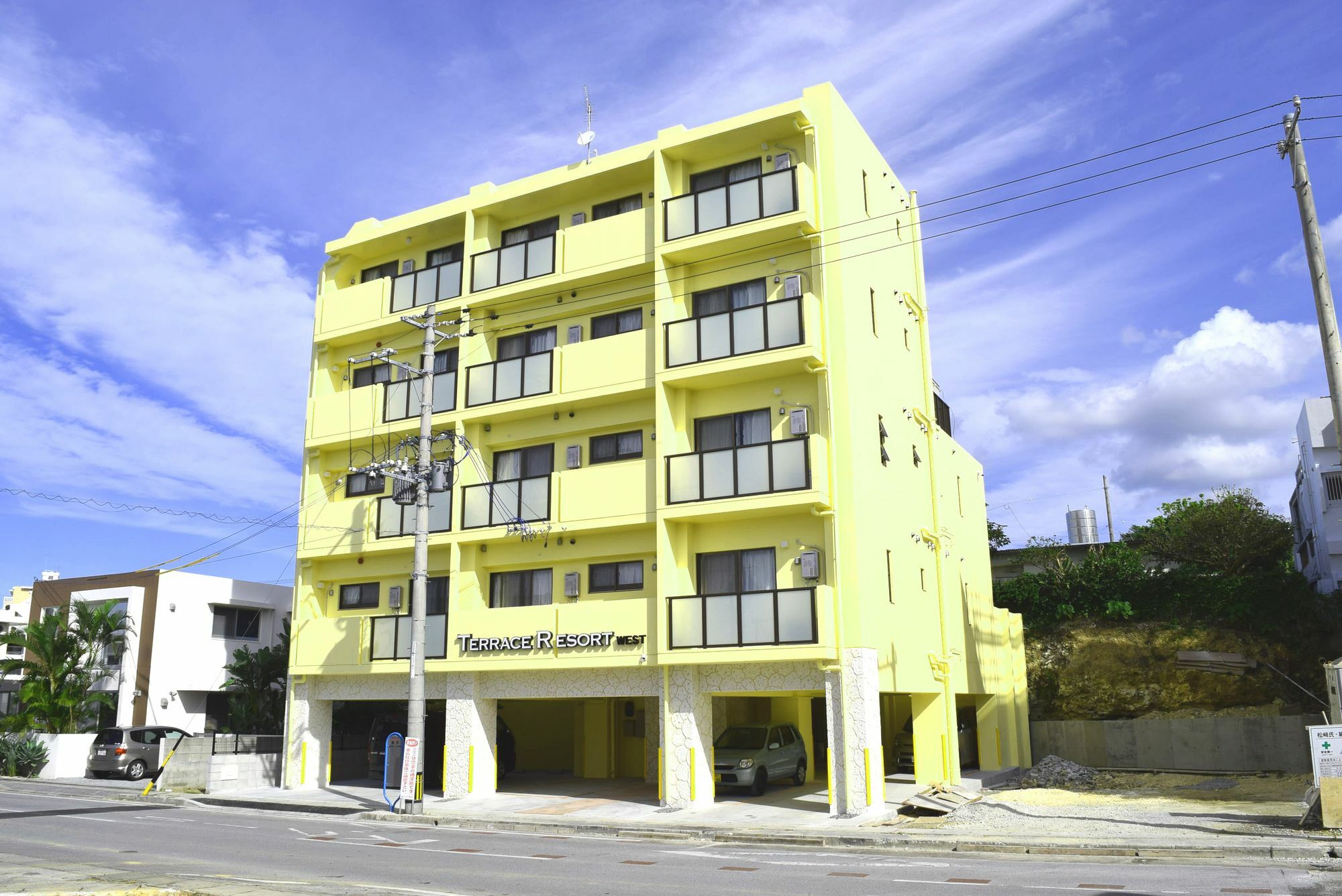 Terrace Resort Chatan West Экстерьер фото